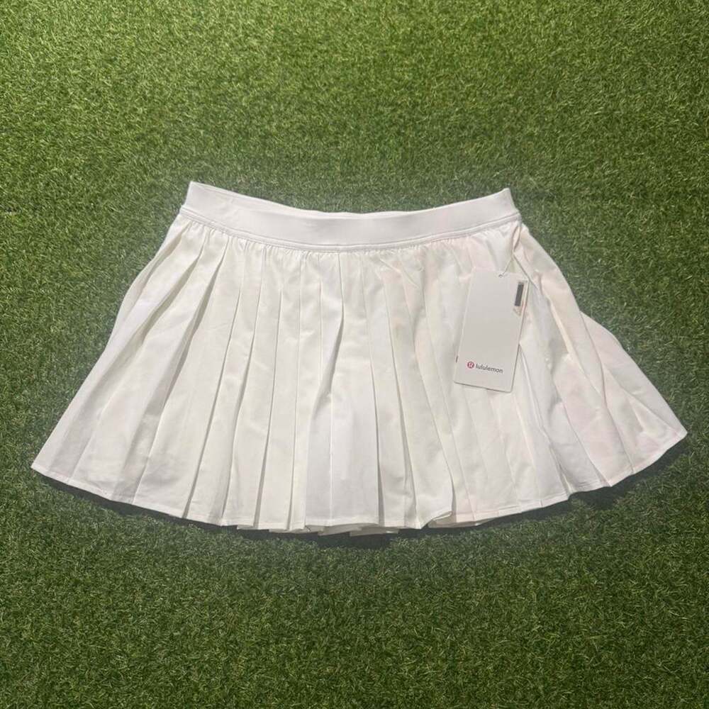 Lululemon white tennis skirt with
